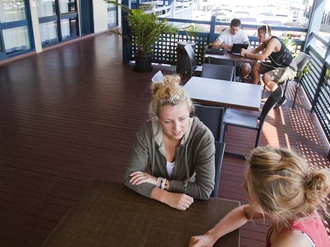 Surfers Paradise Yha Southport Bagian luar foto